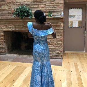 Meet your Posher, Roxanne